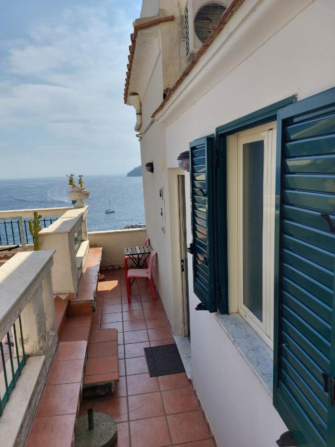 La Stanza Sul Porto Di Amalfi Camera Piccina Piccina Con Bagno Privato E Terrazzino Vista Mare Exterior photo