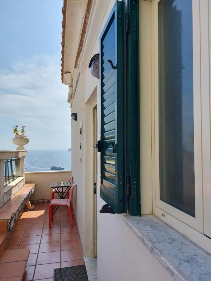 La Stanza Sul Porto Di Amalfi Camera Piccina Piccina Con Bagno Privato E Terrazzino Vista Mare Exterior photo